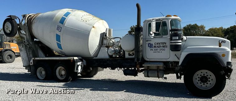 image for item DT2096 1999 Mack  RD690S ready mix truck