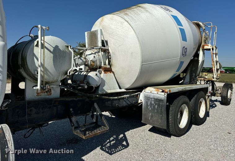 image for item DT2096 1999 Mack  RD690S ready mix truck