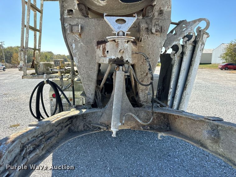 image for item DT2096 1999 Mack  RD690S ready mix truck