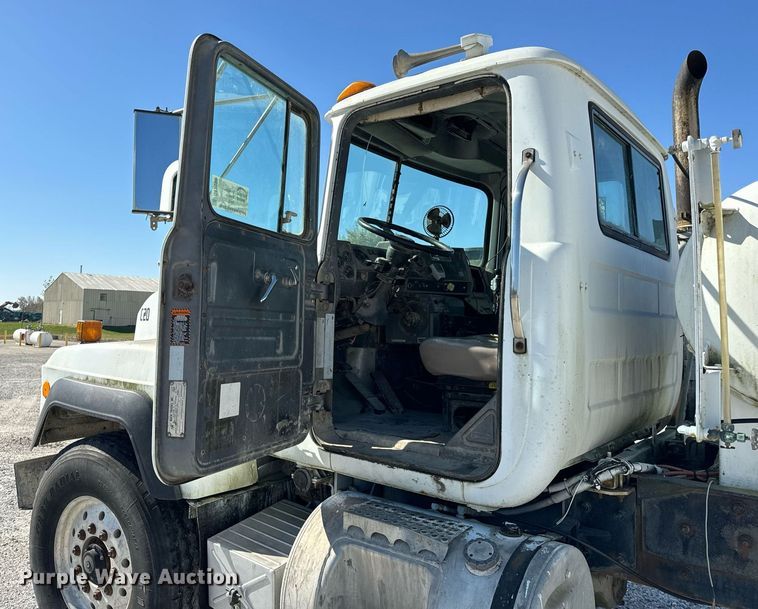image for item DT2096 1999 Mack  RD690S ready mix truck