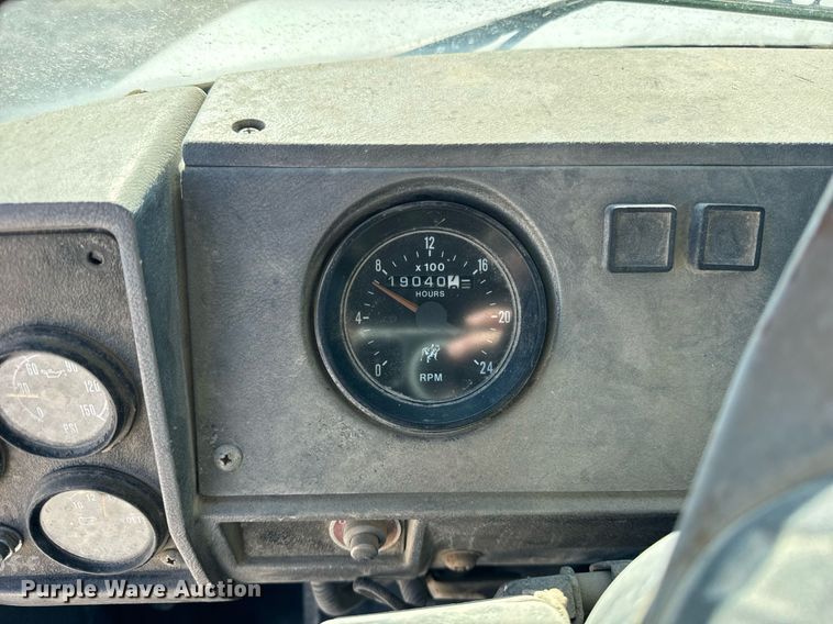 image for item DT2096 1999 Mack  RD690S ready mix truck