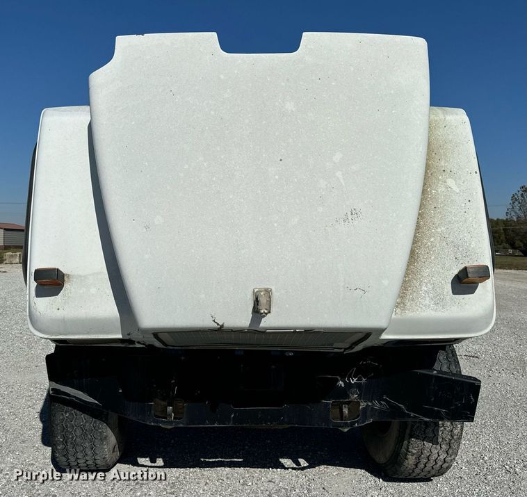 image for item DT2096 1999 Mack  RD690S ready mix truck