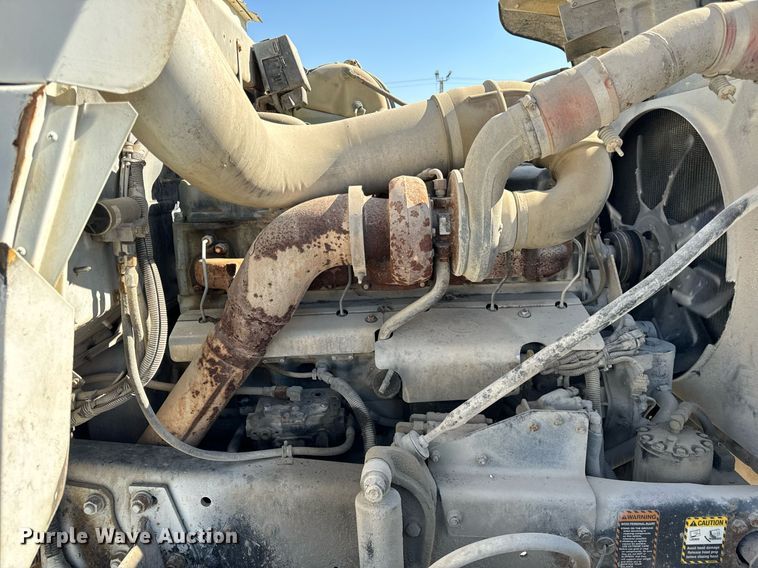 image for item DT2096 1999 Mack  RD690S ready mix truck