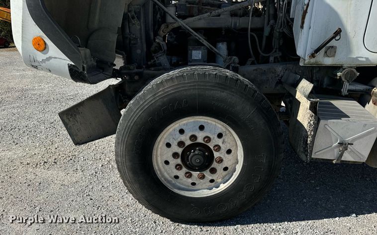 image for item DT2096 1999 Mack  RD690S ready mix truck