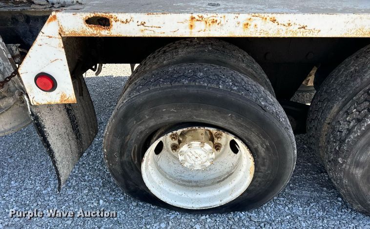 image for item DT2096 1999 Mack  RD690S ready mix truck