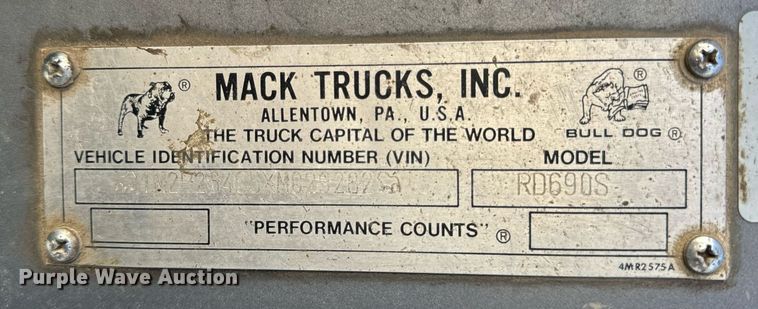 image for item DT2096 1999 Mack  RD690S ready mix truck