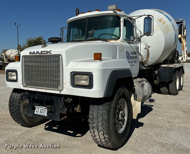 image for item DT2098 1995 Mack  RD690S  ready mix truck