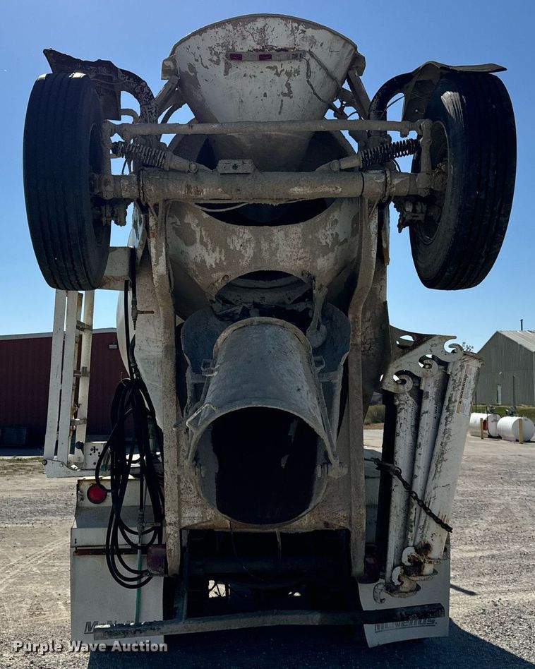 image for item DT2098 1995 Mack  RD690S  ready mix truck