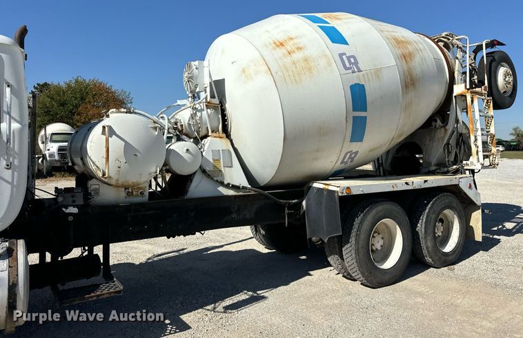 image for item DT2098 1995 Mack  RD690S  ready mix truck