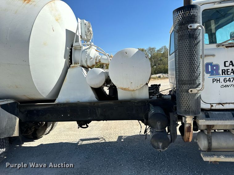 image for item DT2098 1995 Mack  RD690S  ready mix truck