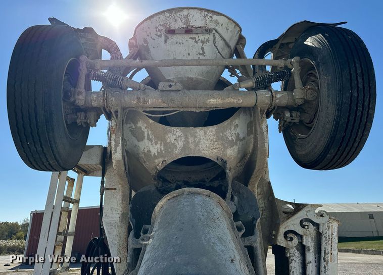 image for item DT2098 1995 Mack  RD690S  ready mix truck