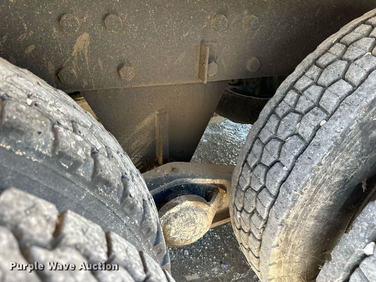 image for item DT2098 1995 Mack  RD690S  ready mix truck