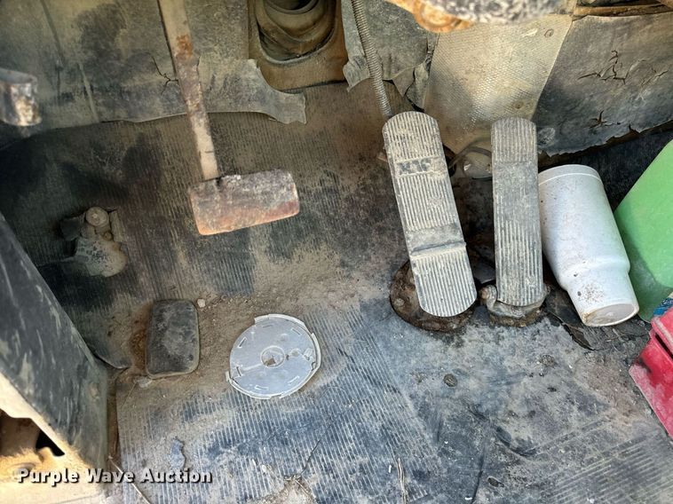 image for item DT2098 1995 Mack  RD690S  ready mix truck