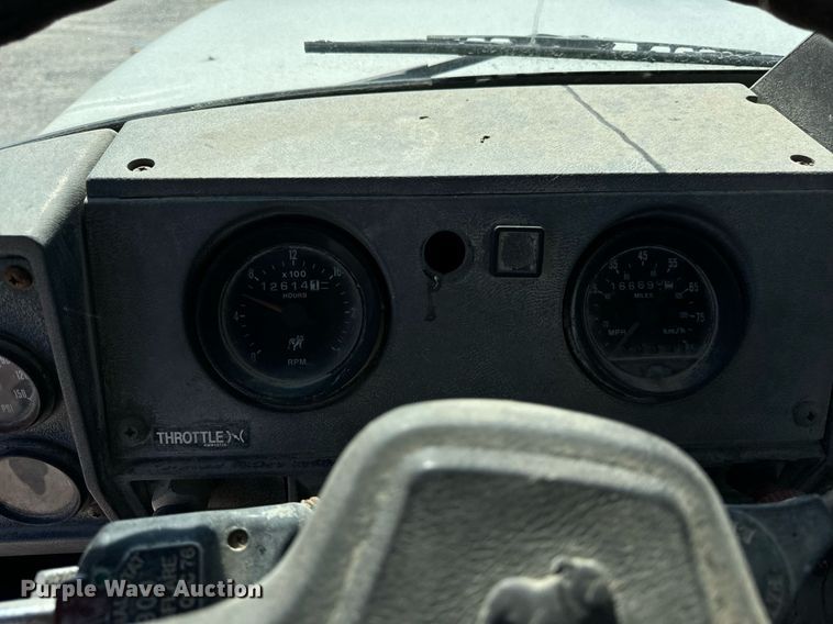 image for item DT2098 1995 Mack  RD690S  ready mix truck