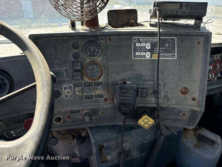 image for item DT2098 1995 Mack  RD690S  ready mix truck