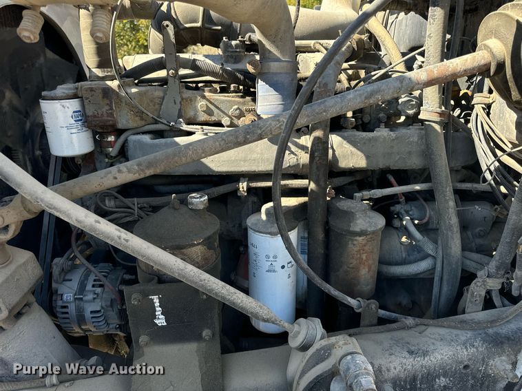 image for item DT2098 1995 Mack  RD690S  ready mix truck