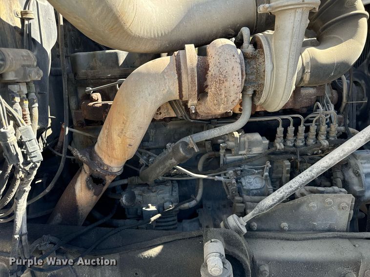 image for item DT2098 1995 Mack  RD690S  ready mix truck