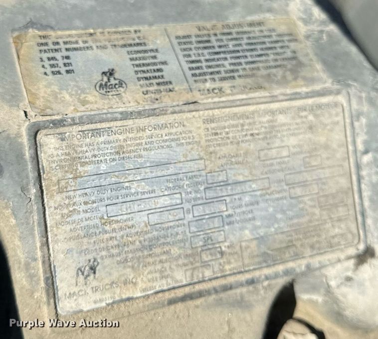 image for item DT2098 1995 Mack  RD690S  ready mix truck