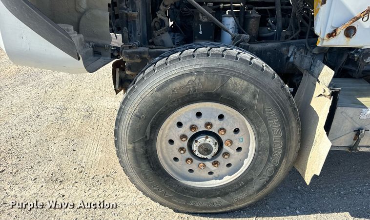 image for item DT2098 1995 Mack  RD690S  ready mix truck