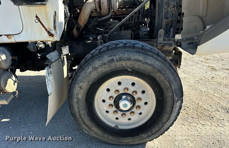 image for item DT2098 1995 Mack  RD690S  ready mix truck