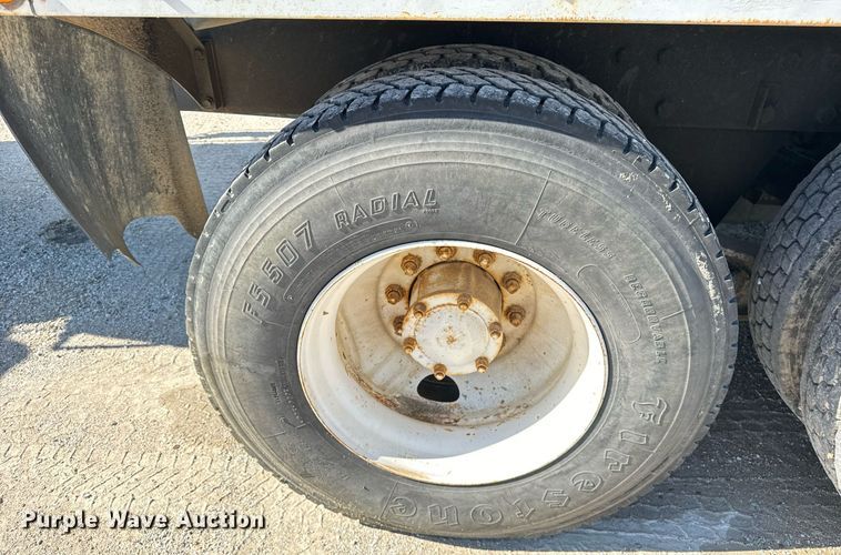 image for item DT2098 1995 Mack  RD690S  ready mix truck