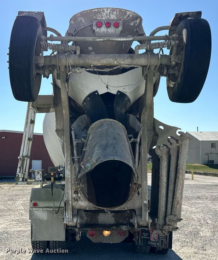 image for item DT2099 1999 Mack  RD690S ready mix truck