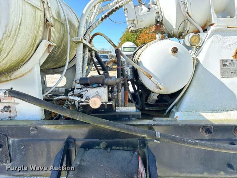 image for item DT2099 1999 Mack  RD690S ready mix truck