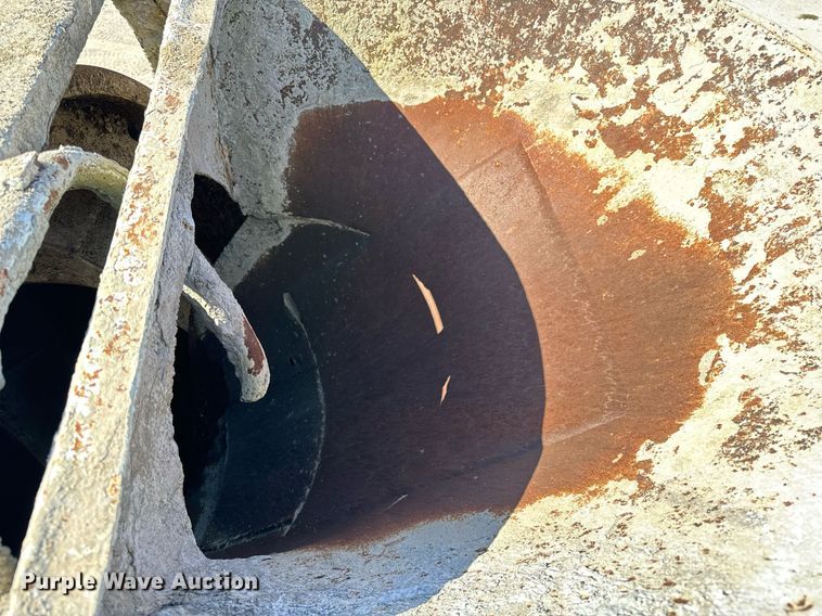 image for item DT2099 1999 Mack  RD690S ready mix truck