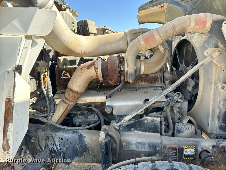 image for item DT2099 1999 Mack  RD690S ready mix truck