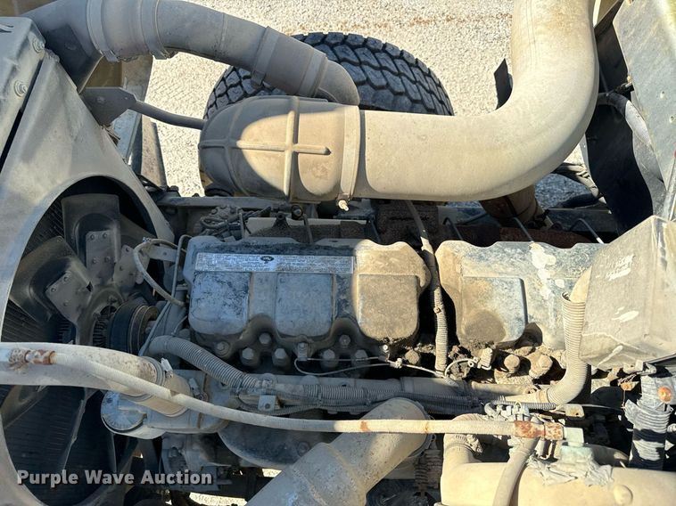 image for item DT2099 1999 Mack  RD690S ready mix truck