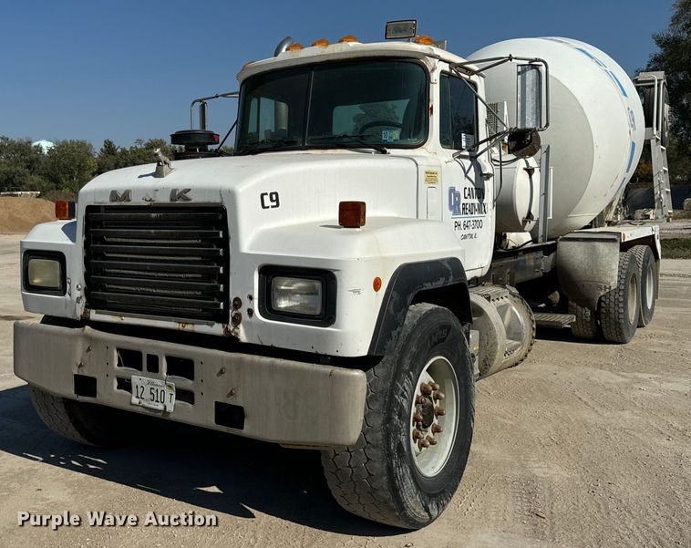 image for item DT2100 1998 Mack  RD690S ready mix truck