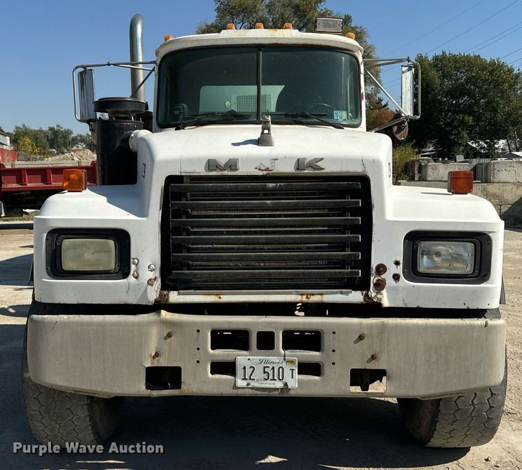 image for item DT2100 1998 Mack  RD690S ready mix truck