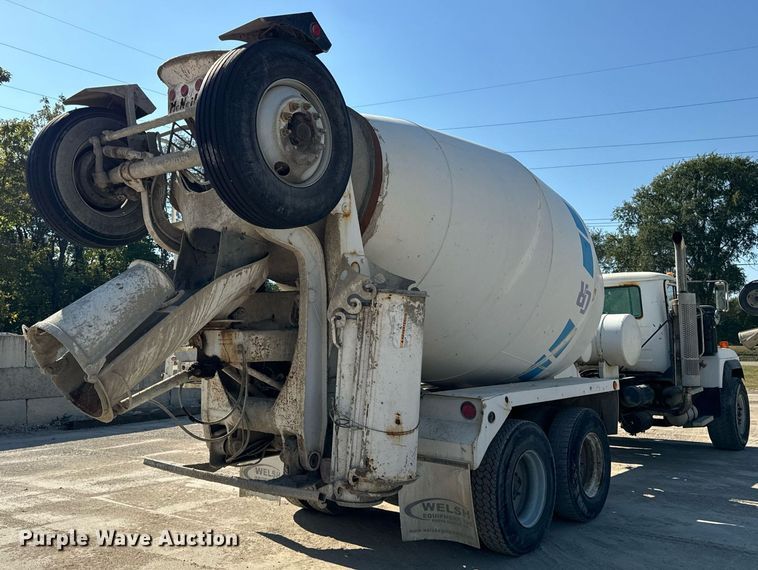image for item DT2100 1998 Mack  RD690S ready mix truck