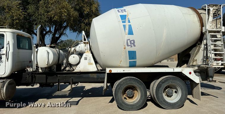 image for item DT2100 1998 Mack  RD690S ready mix truck