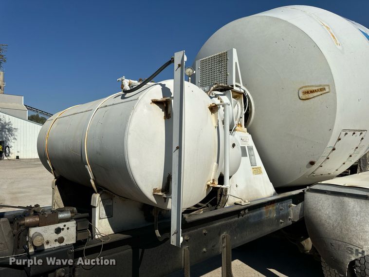 image for item DT2100 1998 Mack  RD690S ready mix truck