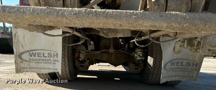 image for item DT2100 1998 Mack  RD690S ready mix truck