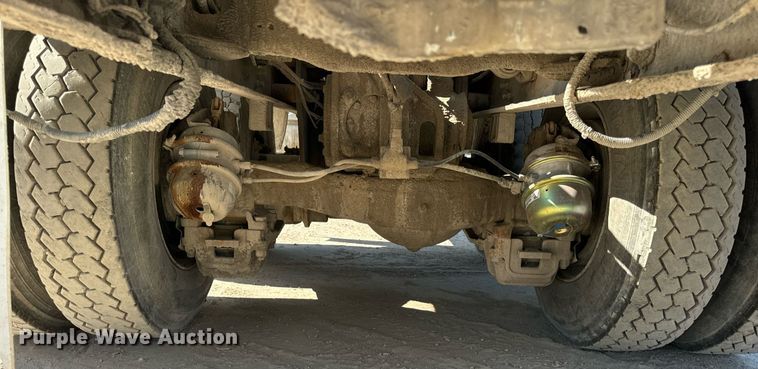 image for item DT2100 1998 Mack  RD690S ready mix truck