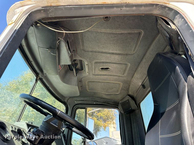 image for item DT2100 1998 Mack  RD690S ready mix truck