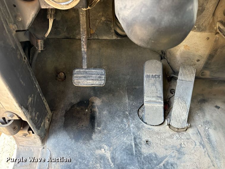 image for item DT2100 1998 Mack  RD690S ready mix truck