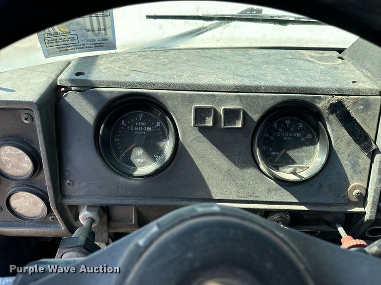 image for item DT2100 1998 Mack  RD690S ready mix truck