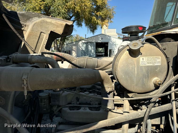 image for item DT2100 1998 Mack  RD690S ready mix truck