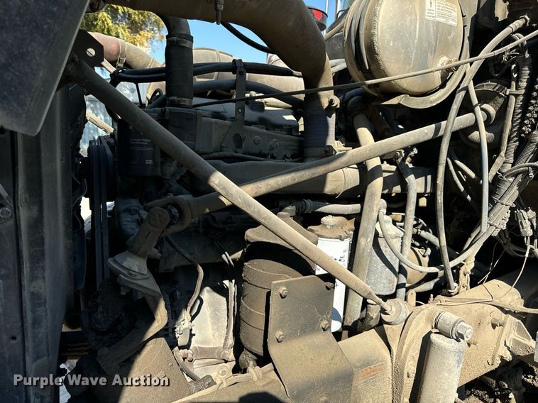 image for item DT2100 1998 Mack  RD690S ready mix truck