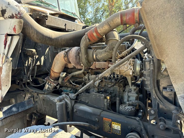 image for item DT2100 1998 Mack  RD690S ready mix truck