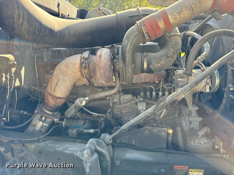 image for item DT2100 1998 Mack  RD690S ready mix truck