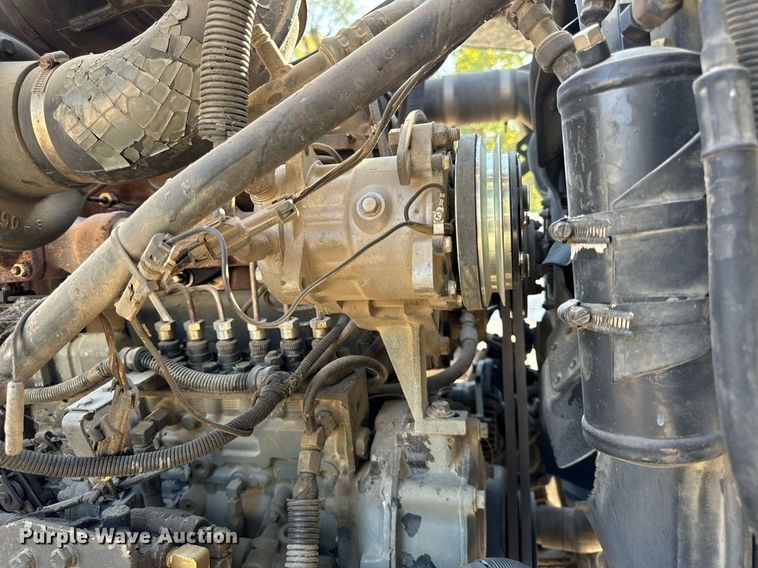 image for item DT2100 1998 Mack  RD690S ready mix truck