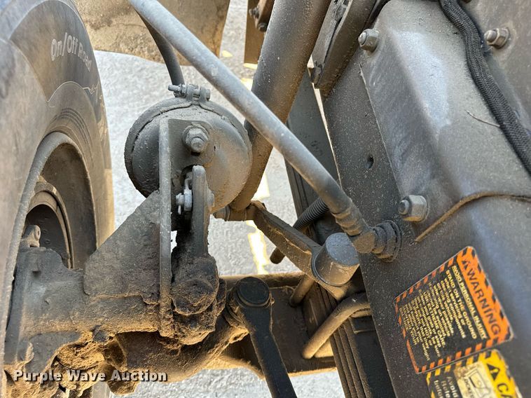 image for item DT2100 1998 Mack  RD690S ready mix truck