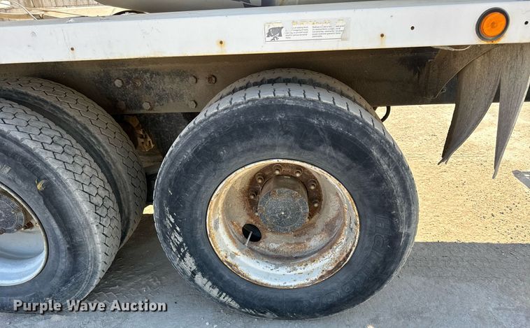 image for item DT2100 1998 Mack  RD690S ready mix truck