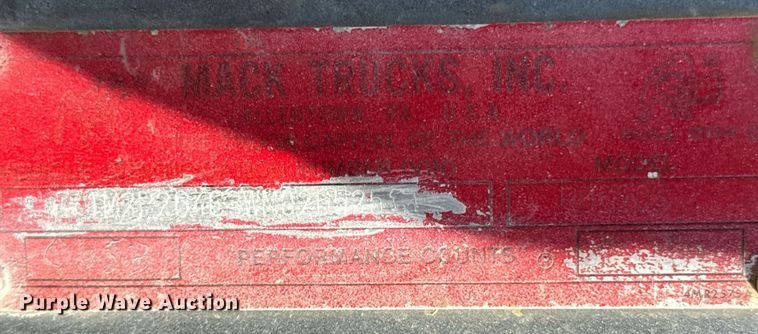 image for item DT2100 1998 Mack  RD690S ready mix truck