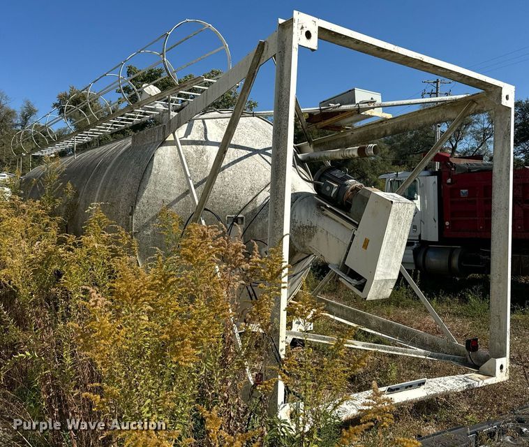 image for item DT2101 2006 Cementech ST-TRLR concrete silo