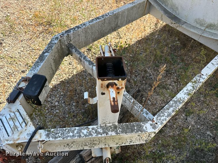 image for item DT2101 2006 Cementech ST-TRLR concrete silo